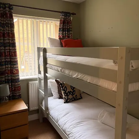 度假居 Comfortable 2bed Outside Ulez, With Parking *