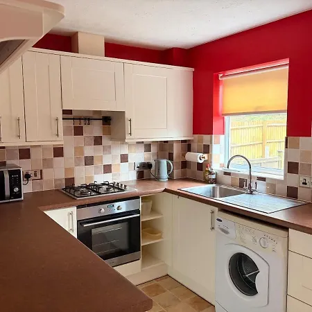 Comfortable 2bed Nr Centre And Parking