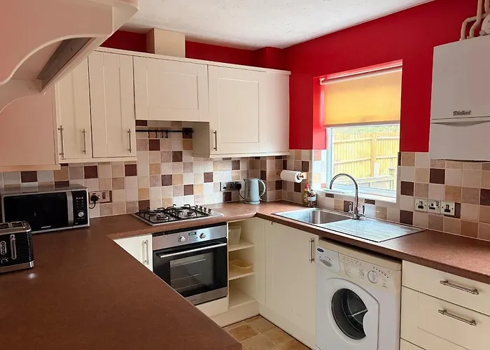 Comfortable 2bed Nr Centre And Parking